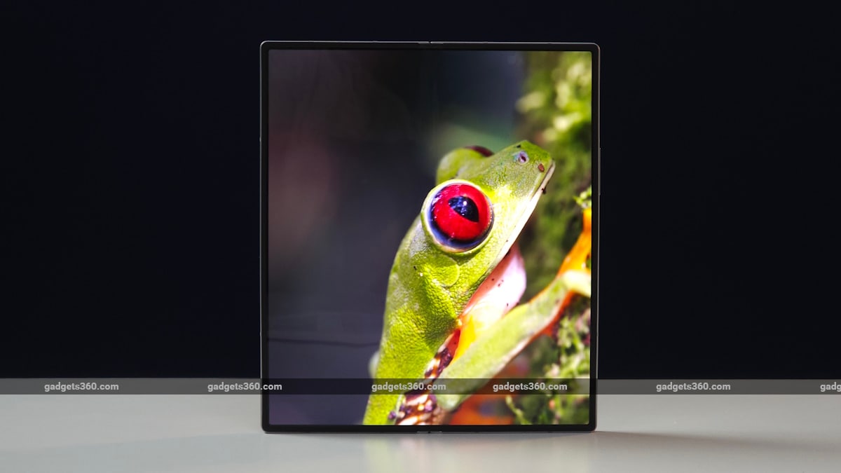 samsung galaxy z fold6 review main display Samsung-galaxy-z-fold-6